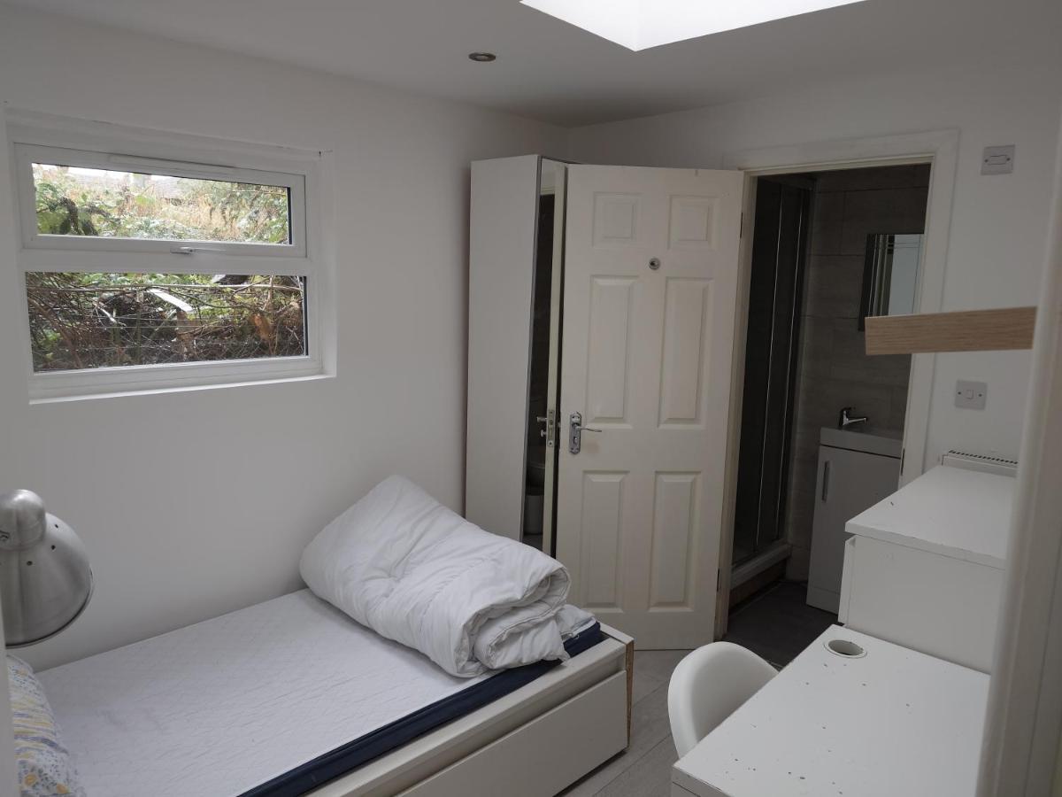 The Old Guest House, Norbury Avenue Luaran gambar